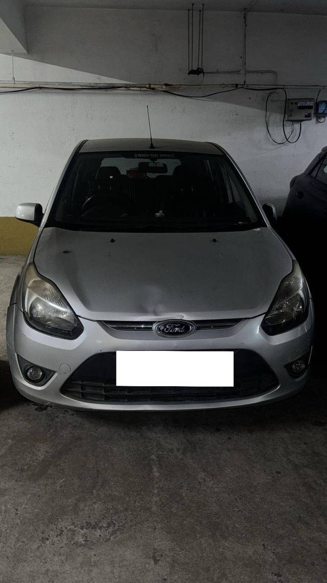 https://images10.gaadi.com/usedcar_image/4451450/original/675106bfc20bfde42d556601078938a2.jpg?imwidth=6400