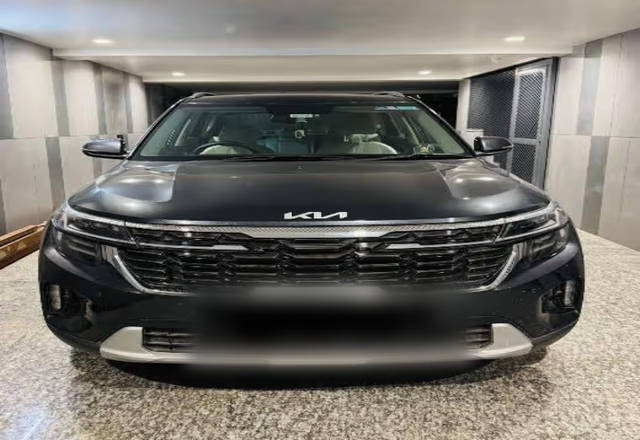 https://images10.gaadi.com/usedcar_image/4451618/original/a5ca7de9-cacc-43a0-bff6-38555349f0b9.?imwidth=6402