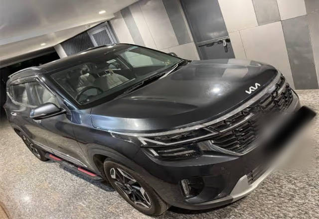 https://images10.gaadi.com/usedcar_image/4451618/original/c4c64778-0373-4c49-9edb-018339f69db9.?imwidth=6400