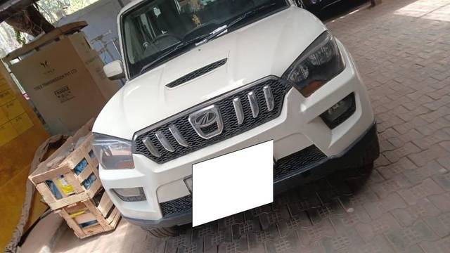 https://images10.gaadi.com/usedcar_image/4451714/original/processed_91b3a91e-e697-491b-9117-cffd995bc2f1.jpeg?imwidth=6400