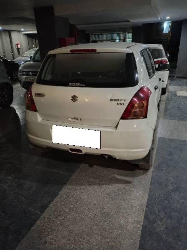 https://images10.gaadi.com/usedcar_image/4451797/original/processed_704ca9d0-8526-4793-b57f-4c02d8ca802b.jpg?imwidth=6401