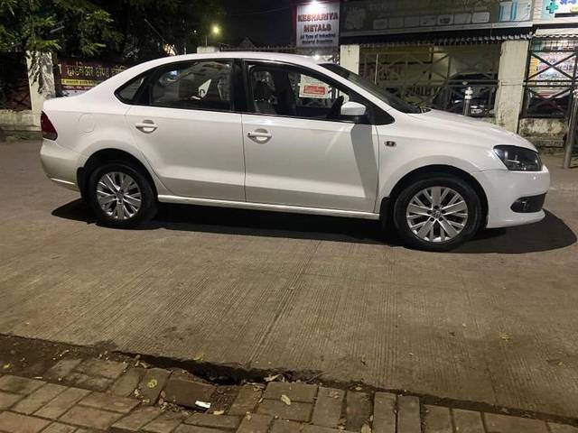 https://images10.gaadi.com/usedcar_image/4452119/original/processed_d694d933-69f2-468d-ad8c-ac387b5ce417.jpeg?imwidth=6401
