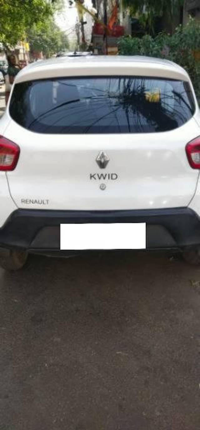 https://images10.gaadi.com/usedcar_image/4452201/original/processed_8d3eb093-2b62-4194-94a1-c7b88799154e.jpg?imwidth=6402