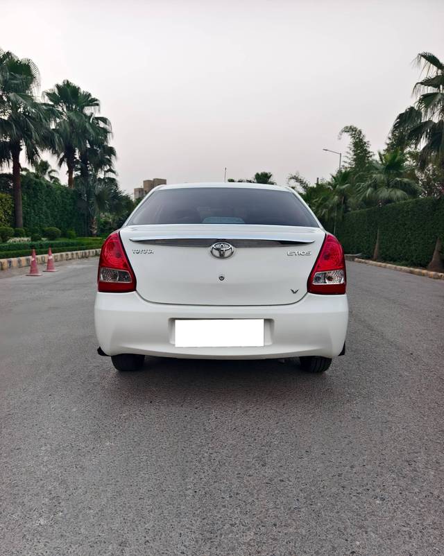 https://images10.gaadi.com/usedcar_image/4452328/original/processed_f54456676f9a3a9855b7eb14d5626f19.jpg?imwidth=6401