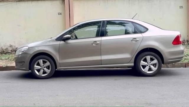 https://images10.gaadi.com/usedcar_image/4452699/original/processed_e903296c-e9e3-44ab-95c9-7e435ee59f61.jpeg?imwidth=6400
