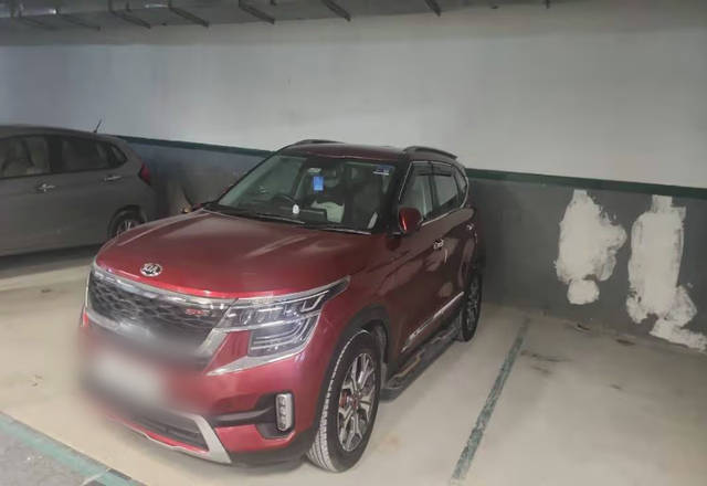 https://images10.gaadi.com/usedcar_image/4452941/original/1b745be7-5401-46eb-bc24-5fc59f264078.?imwidth=6400