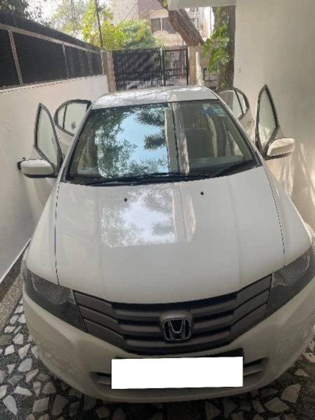 https://images10.gaadi.com/usedcar_image/4453306/original/processed_3ffe90f0-d2ae-4d35-bd48-8b8305b81832.jpeg?imwidth=6400