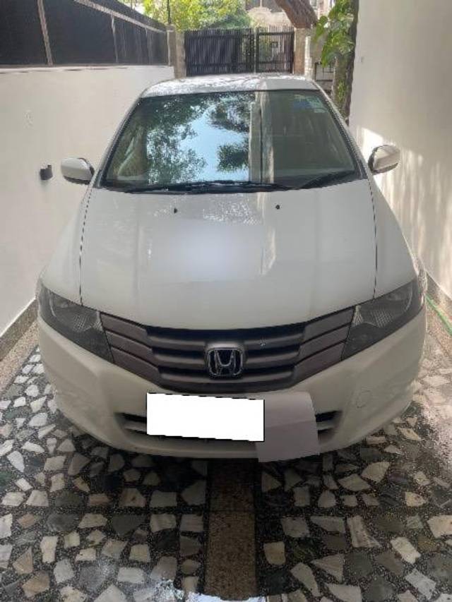 https://images10.gaadi.com/usedcar_image/4453306/original/processed_45909d69-a5de-435b-83ff-9c21713a1167.jpeg?imwidth=6402