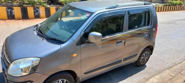 https://images10.gaadi.com/usedcar_image/4453571/original/processed_1cf715b5-84e9-464b-8466-147af171155e.jpg?imwidth=6400
