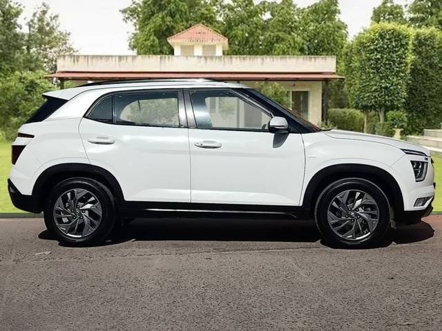 https://images10.gaadi.com/usedcar_image/4453674/original/82bc6341b0e5e48d686119b9880e1e4c.jpg?imwidth=6401