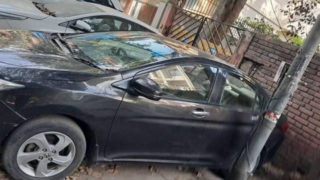 https://images10.gaadi.com/usedcar_image/4453696/original/processed_86e75b7c-cc83-4d15-82de-5256cce08373.jpg?imwidth=6400