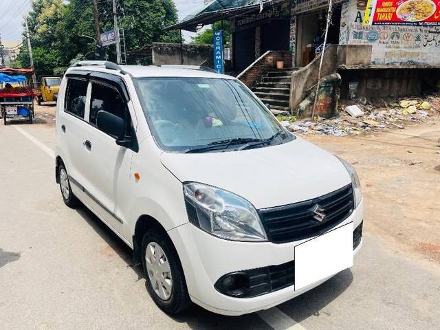 https://images10.gaadi.com/usedcar_image/4453806/original/processed_33d3f667-42ea-4c57-af60-c065b345cb3d.jpeg?imwidth=6400