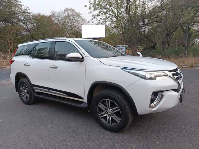 https://images10.gaadi.com/usedcar_image/4453838/original/processed_0354bf523eac5c7664f8f6ce342f6b6c.jpg?imwidth=6400