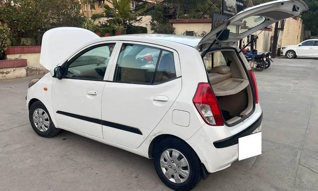 https://images10.gaadi.com/usedcar_image/4453914/original/processed_e6b54587-81da-4a93-8134-5f711b97bd76.jpg?imwidth=6402