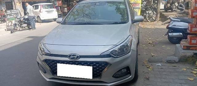 https://images10.gaadi.com/usedcar_image/4454092/original/processed_ed6463f2-e986-4a99-8d07-c3b99bb19990.jpg?imwidth=6400