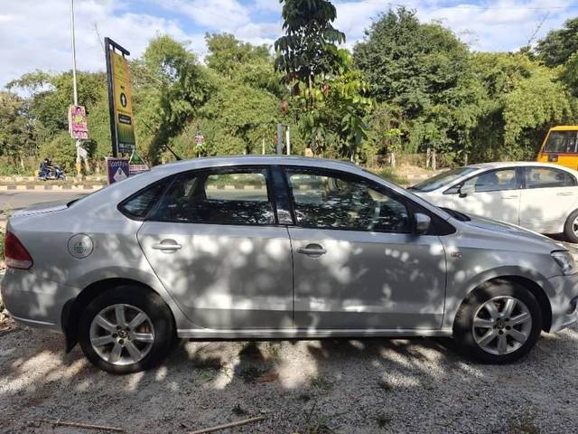 https://images10.gaadi.com/usedcar_image/4454204/original/processed_62a13700-6bab-4ba8-9284-68a8edcd3620.jpg?imwidth=6401