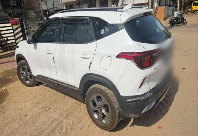 https://images10.gaadi.com/usedcar_image/4454212/original/696cb51f-e28a-4d2a-978e-baa485446abc.?imwidth=6401