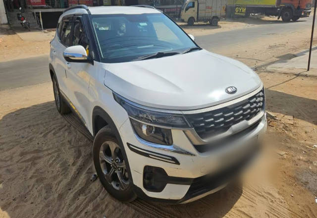 https://images10.gaadi.com/usedcar_image/4454212/original/bb7f5adc-784f-49b2-b450-a38db6927854.?imwidth=6400
