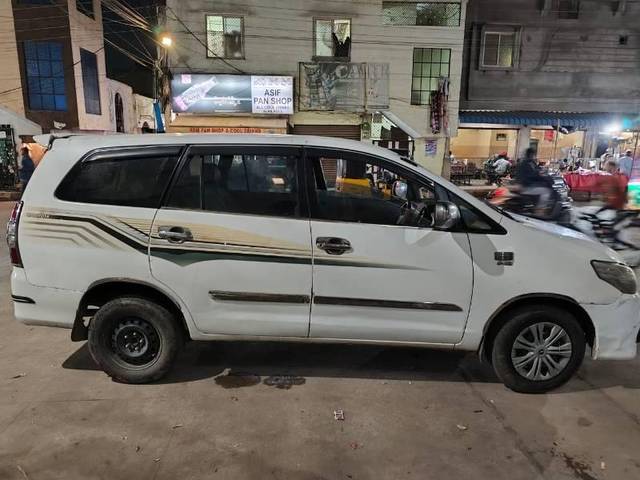 https://images10.gaadi.com/usedcar_image/4454374/original/processed_5796eeed-df59-4718-ac58-9927387af4c8.jpg?imwidth=6401