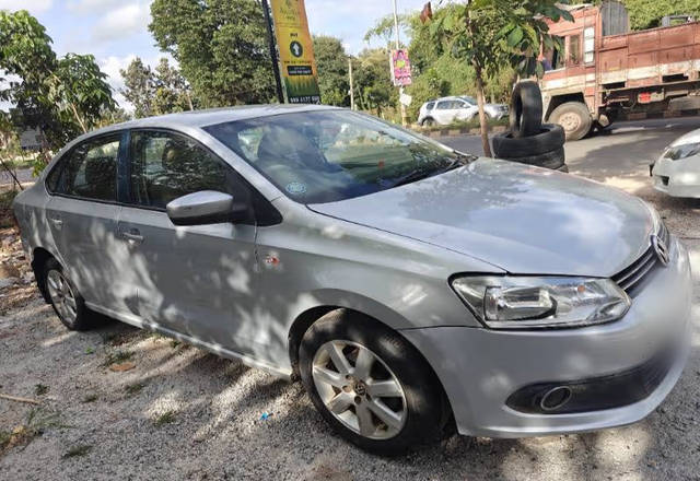 https://images10.gaadi.com/usedcar_image/4454581/original/d68693d5-ac77-4121-ac04-0b61133a1476.?imwidth=6402