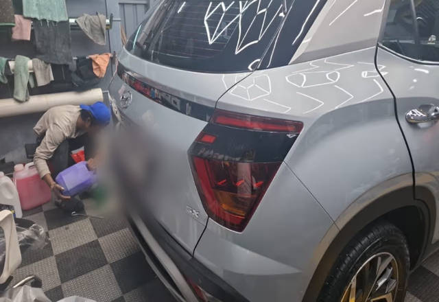 https://images10.gaadi.com/usedcar_image/4454626/original/93817dbe-0d59-4002-843d-c4bbbc0292b9.?imwidth=6400