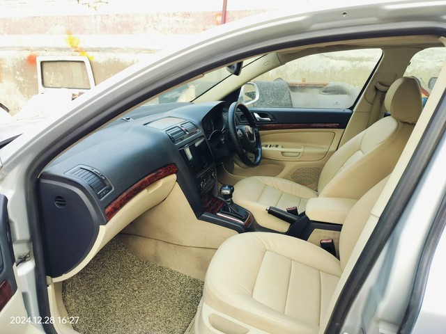 Second-hand 2011 Skoda Laura Elegance 1.9 TDI MT for sale in Fatehabad-5