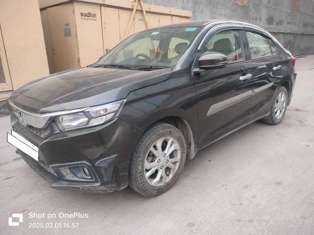 https://images10.gaadi.com/usedcar_image/4454705/original/processed_970d2bc6-81dc-4e65-b31b-01877e0d3d9f.jpeg?imwidth=6400