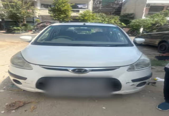 https://images10.gaadi.com/usedcar_image/4455033/original/f0260b66-037b-4fcc-9ed5-4c3402a34158.?imwidth=6400