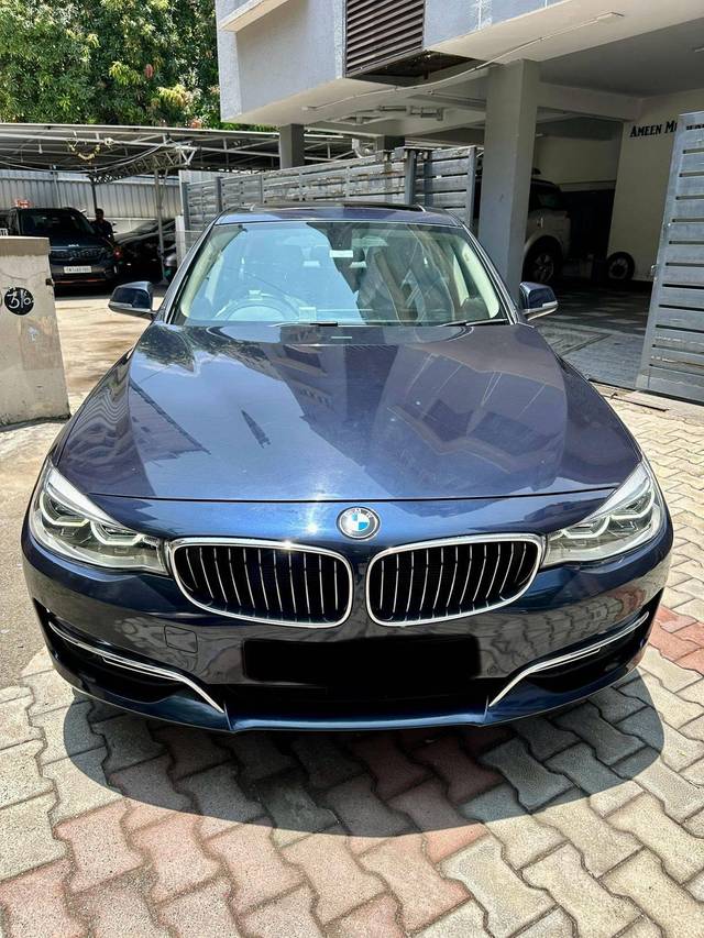 https://images10.gaadi.com/usedcar_image/4455049/original/processed_2c144d9b14d3a33efeb59a0432a7a50a.jpg?imwidth=6401