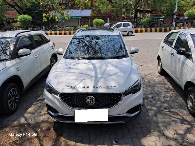 https://images10.gaadi.com/usedcar_image/4455199/original/processed_4a63f5bd-0b75-4a2a-a00d-d5d3f06ac1ae.jpeg?imwidth=6401