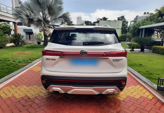 https://images10.gaadi.com/usedcar_image/4455360/original/48bb312c-4bbf-4eaa-9ec3-e77b3bbc6f79.?imwidth=6400