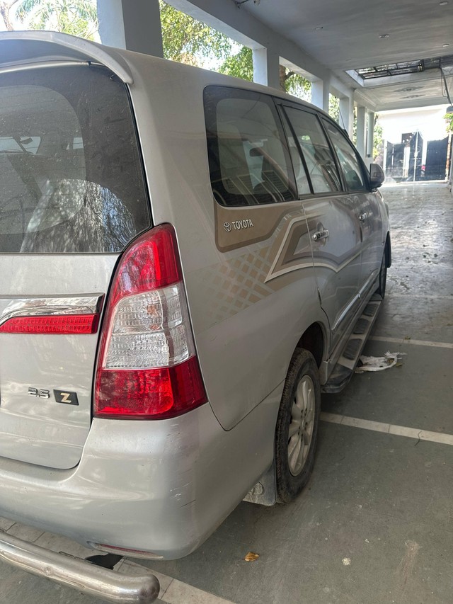 Second-hand 2014 Toyota Innova 2.5 G (Diesel) 7 Seater BS IV for sale in Lucknow-8