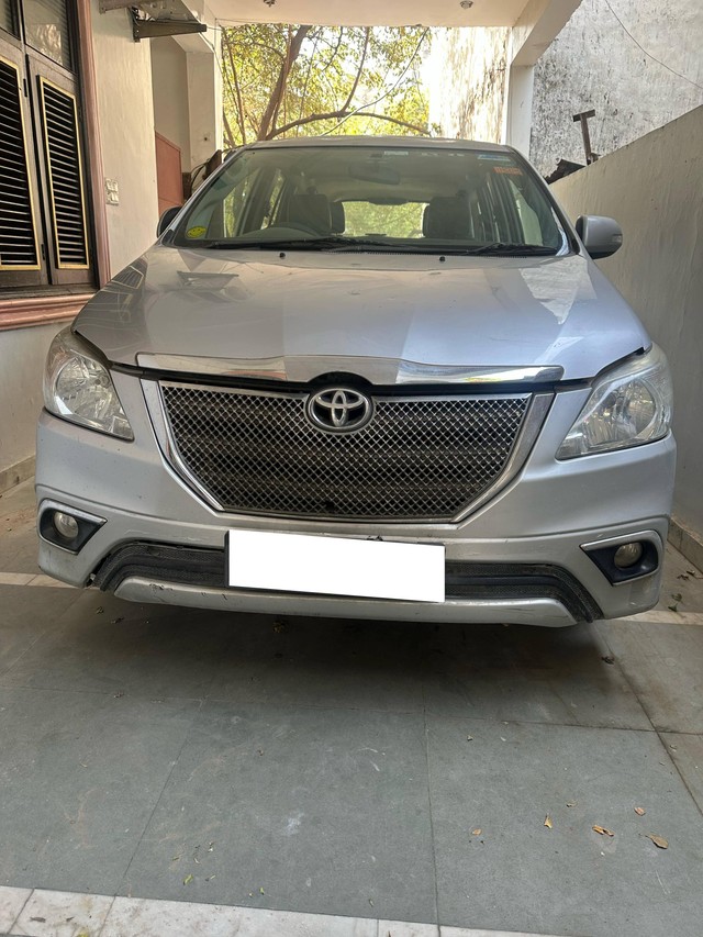 Second-hand 2014 Toyota Innova 2.5 G (Diesel) 7 Seater BS IV for sale in Lucknow-11