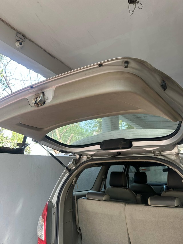 Second-hand 2014 Toyota Innova 2.5 G (Diesel) 7 Seater BS IV for sale in Lucknow-7