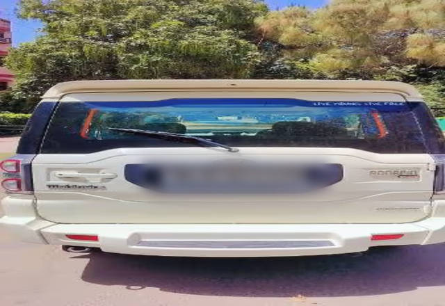 https://images10.gaadi.com/usedcar_image/4455389/original/3485b93d-eb79-4ecb-be4d-c4e84ed8736a.?imwidth=6401