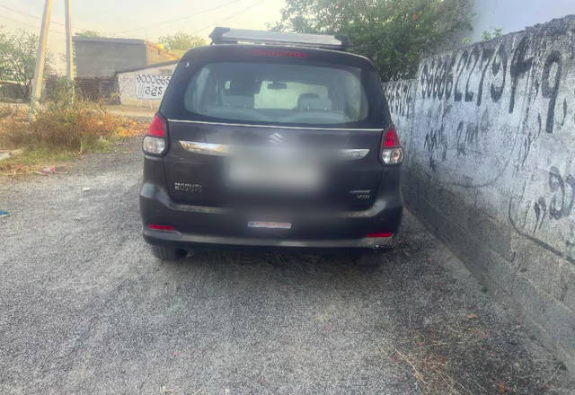 https://images10.gaadi.com/usedcar_image/4455568/original/1ebba468-19d2-4d33-953f-d2067f743d37.?imwidth=6402