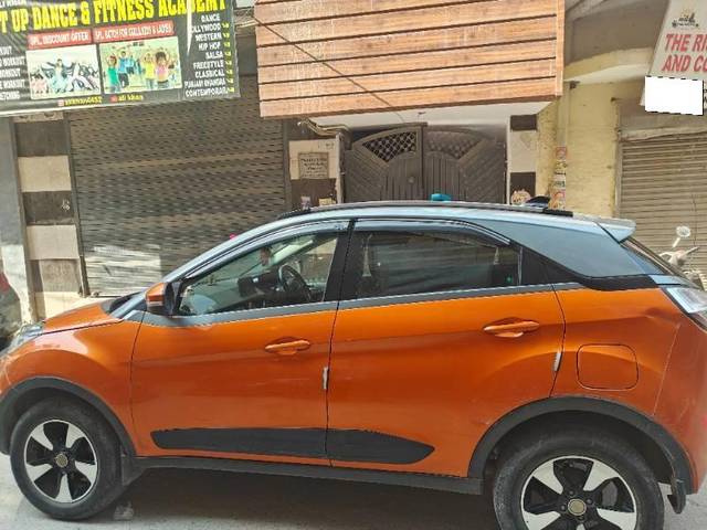https://images10.gaadi.com/usedcar_image/4455973/original/processed_036fc3bc-ab51-4e40-9768-11b8b234fb9f.jpg?imwidth=6402