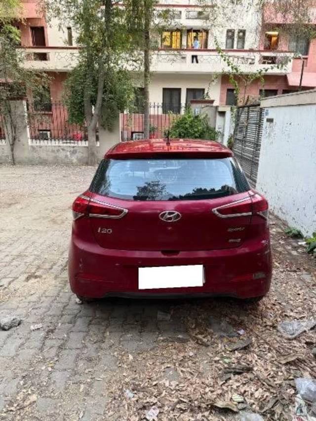 https://images10.gaadi.com/usedcar_image/4455998/original/processed_971dbfa6-5bdd-413a-a757-277554429897.jpeg?imwidth=6401