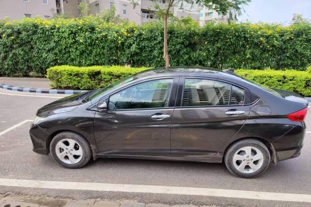 https://images10.gaadi.com/usedcar_image/4456021/original/processed_3c41c4f4-ba78-4338-ba1b-8bc728552b80.jpg?imwidth=6401
