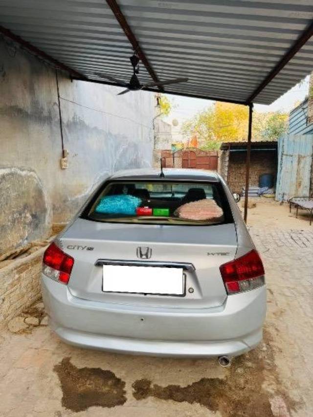 https://images10.gaadi.com/usedcar_image/4456079/original/processed_e67320d3-0374-4f04-ac27-c8b6f6923fff.jpeg?imwidth=6401
