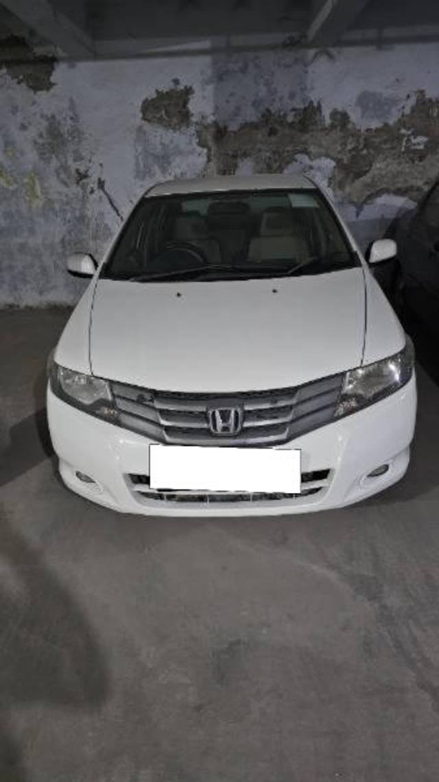 https://images10.gaadi.com/usedcar_image/4456128/original/processed_0263aca6-062b-44b3-9569-c45084b7d1dc.jpg?imwidth=6400