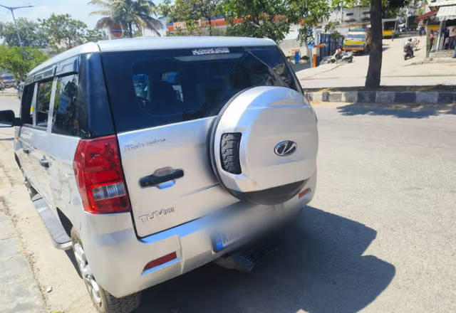 https://images10.gaadi.com/usedcar_image/4456162/original/22a4053e-68f9-4009-8e52-2d73569d0b53.?imwidth=6400