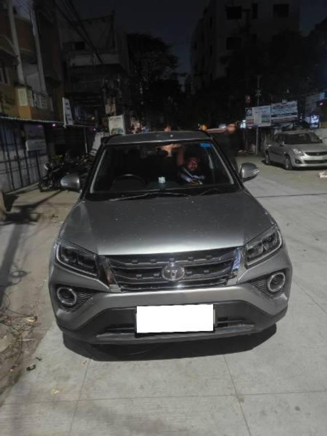 https://images10.gaadi.com/usedcar_image/4456654/original/processed_758221dc-7d23-4bf4-a2c2-a86be5122712.jpg?imwidth=6401