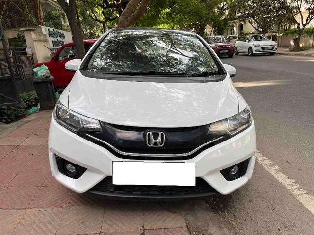 https://images10.gaadi.com/usedcar_image/4456759/original/processed_b2b76a2e-b642-4955-a1dc-f8b01bd7b1e3.jpg?imwidth=6400