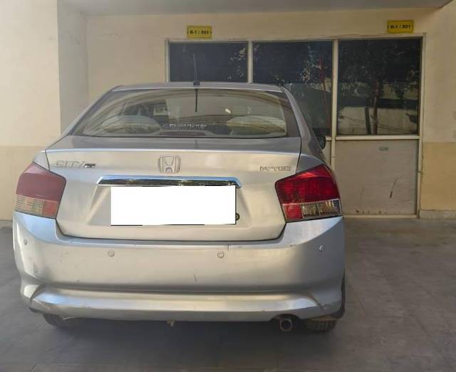 https://images10.gaadi.com/usedcar_image/4456866/original/processed_77fca922-9ef8-4d41-909d-40e55bed8d38.jpg?imwidth=6401