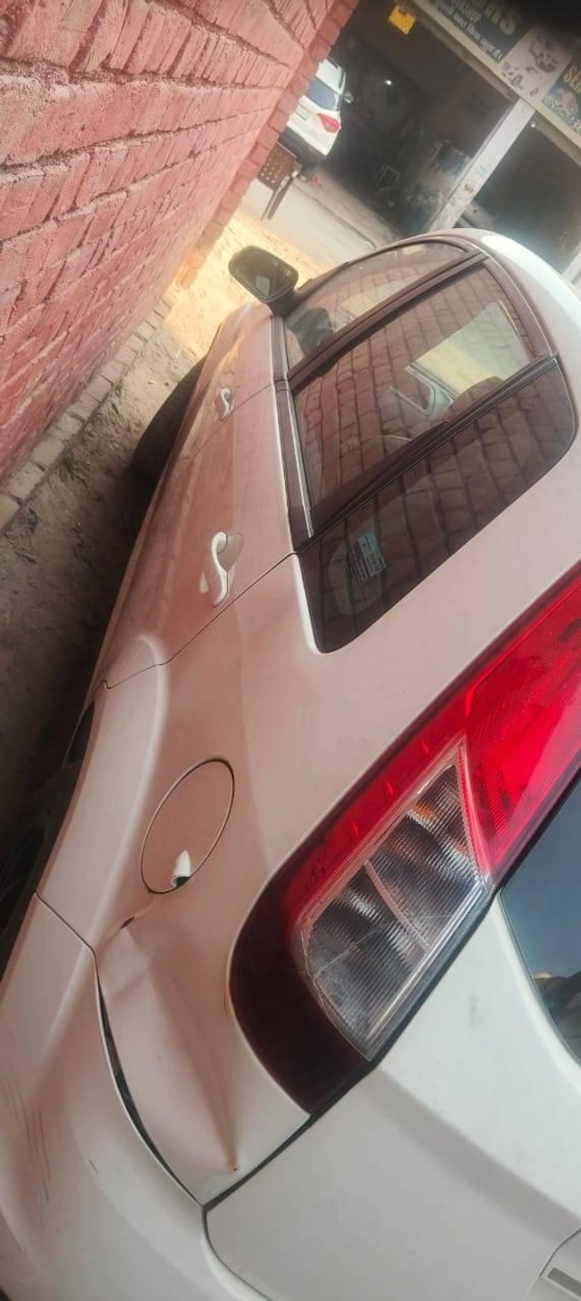 Second-hand 2014 Ford Figo Diesel ZXI for sale in Fatehabad-7