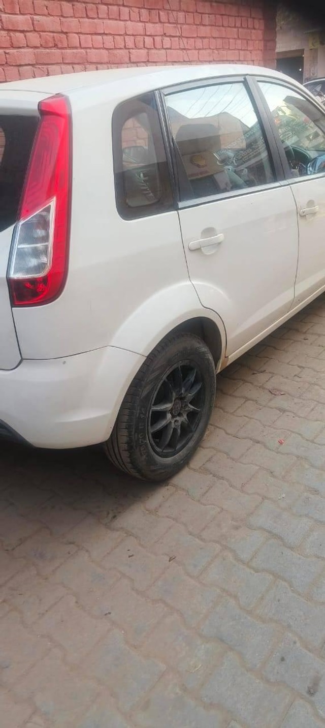 Second-hand 2014 Ford Figo Diesel ZXI for sale in Fatehabad-6