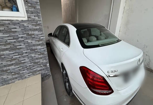 https://images10.gaadi.com/usedcar_image/4457208/original/db192289-f928-48e3-a0f4-8e9e88a3c3aa.?imwidth=6402