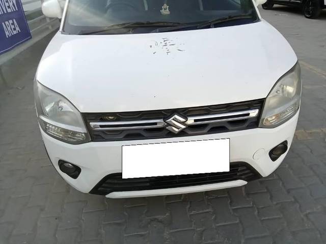 https://images10.gaadi.com/usedcar_image/4457232/original/processed_218228c3-177b-4609-80e4-a13143be481a.jpg?imwidth=6402