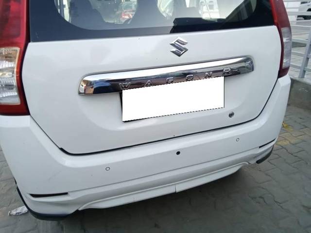 https://images10.gaadi.com/usedcar_image/4457232/original/processed_f6f2ab47-c72f-4b0f-b512-b4f72c0cf2be.jpg?imwidth=6401
